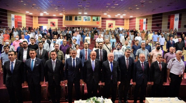 Ersin Tatar Karaman’da konferans verdi