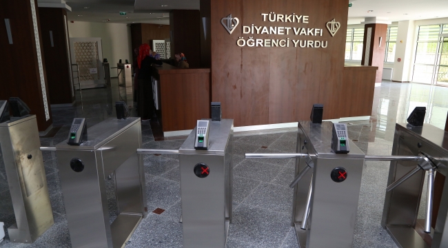 Türkiye Diyanet Vakfı öğrencilere kapılarını açtı