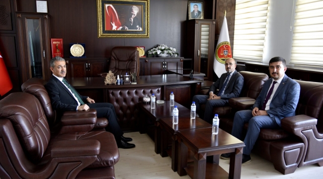 Vali Akkoyun Karaman Barosunu ziyaret etti