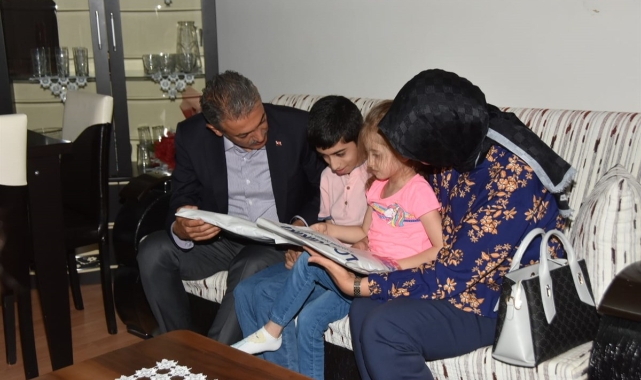 Vali Akkoyun gönüllere dokunmaya devam ediyor