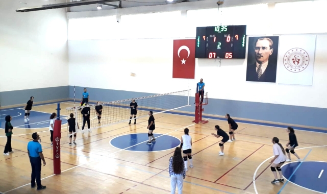 Voleybol&#039;da heyecan devam ediyor