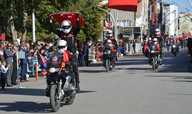 29 Ekim Cumhuriyet Bayramı törenlerle kutlandı