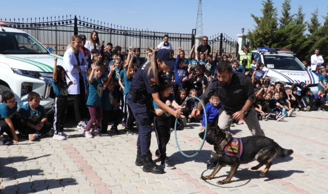 Jandarma ekiplerinden öğrencilere eğitim