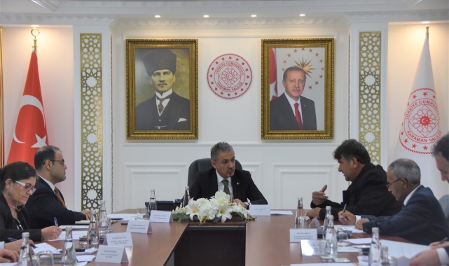 Vali Akkoyun vatandaşlarla bir araya geldi