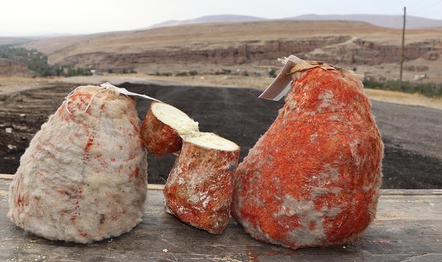 Divle obruk mağarası dron ile görüntülendi