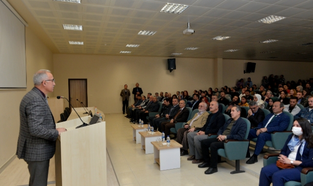 KMÜ’de konferans yapıldı