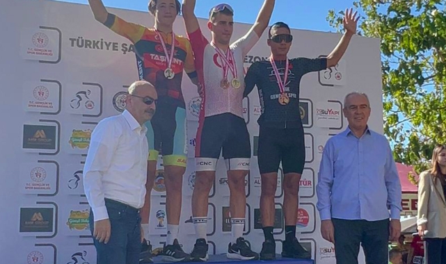 Sayan’dan Türkiye Üçüncülüğü