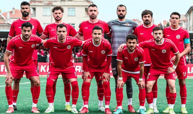 Hala lider, hala zirvedeyiz!