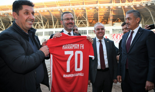 Karaman FK forması hediye edildi
