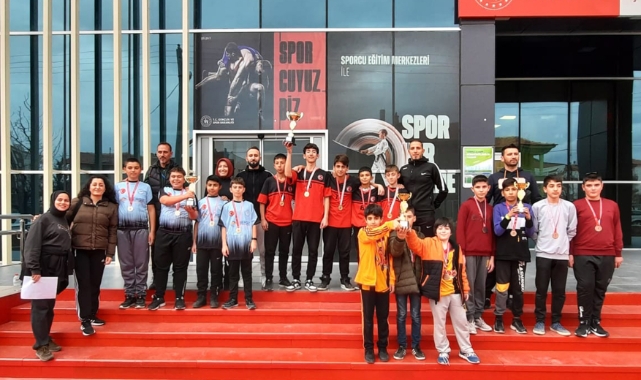 Okullar arası yıldızlar dart turnuvası sona erdi