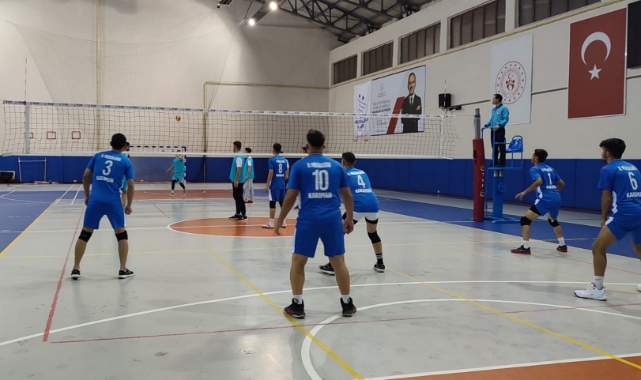 Voleybol turnuvası başladı