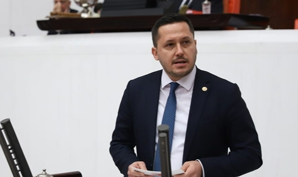 Eser: &quot;Gazetecilik önemli bir meslektir&quot;