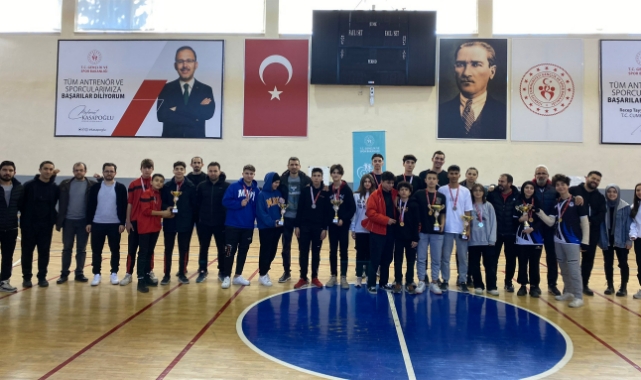 Floor curling müsabakaları sona erdi