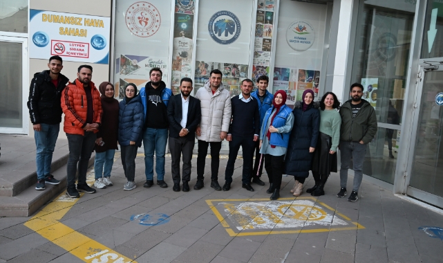 Genç Ofiste Gazete Anadolu rüzgarı 