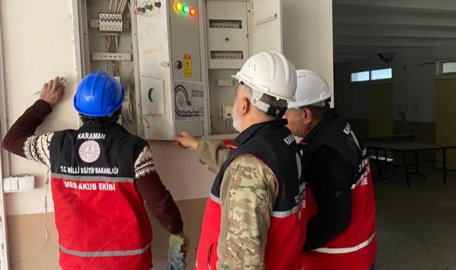 Teknik destek ekibi deprem bölgesinde 