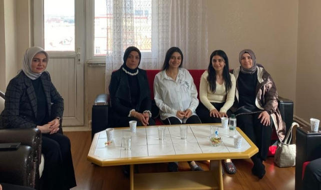 Depremzede ailelere ziyaret