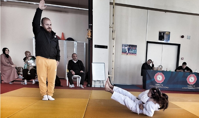 Küçük judoculardan büyük performans