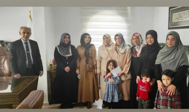 Kendileri küçük kalpleri büyük