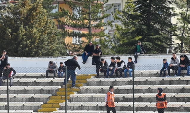 Umut tribünden izledi