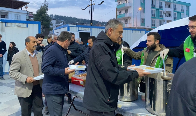 Vali Akkoyun İlk iftarı vatandaşlarla yaptı