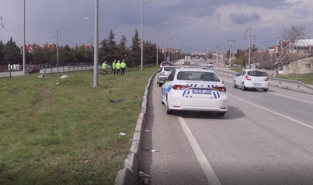 Ağaca çarptı: 1 ölü, 3 yaralı