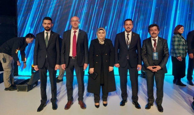 Ak parti gümbür gümbür