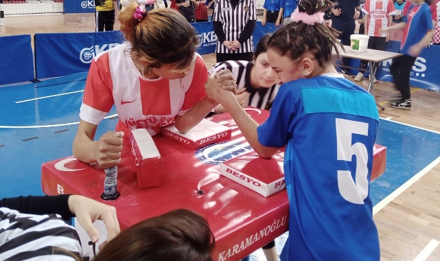 En güçlü bilekler Karaman&#039;da buluştu