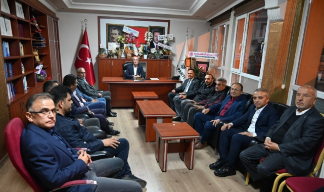 Esnaflar "Ak Parti" dedi