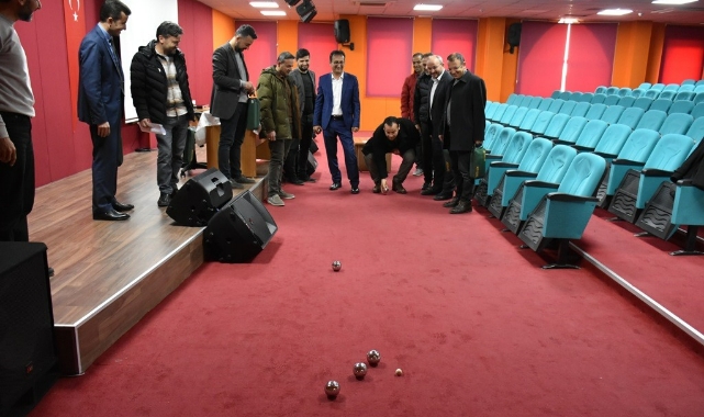 İlkokullara spor malzemesi dağıtıldı