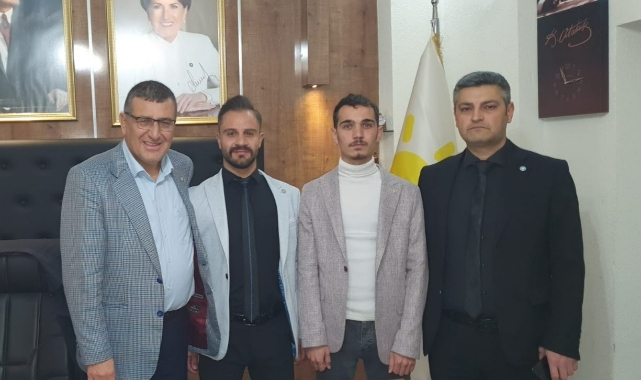 İYİ Partiye katılımlar sürüyor