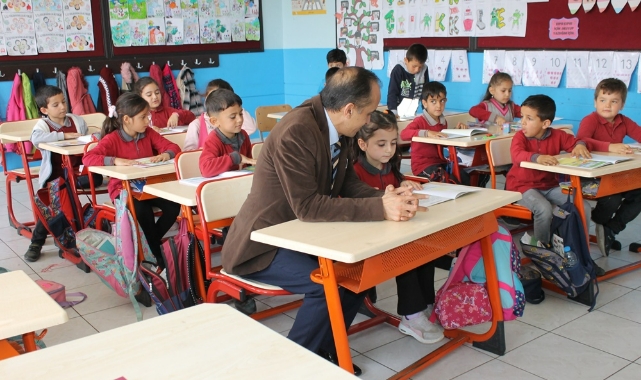 Öğrencilere kitap hediye edildi