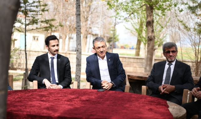 Vali Akkoyun vatandaşları dinledi