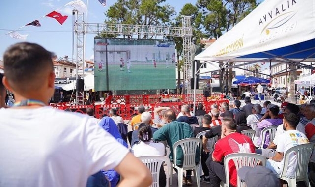 Ayvalık&#039;ta Gazete Anadolu rüzgarı