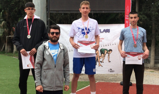 Karamanlı atletten ‘Görkemli’ atlayış