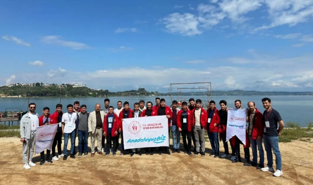 Karamanlı gençler Adana’yı gezdi