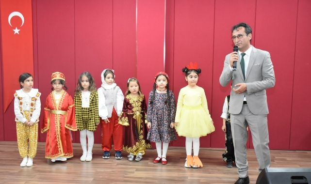 Minik öğrencilerden büyüklerine masallar