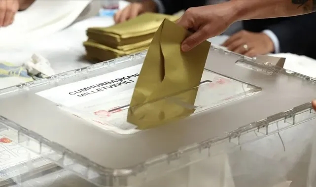 Oy kullanırken kalp krizi geçirdiler