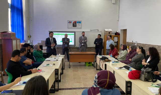 Rehber öğretmen ve psikolojik danışmanlara eğitim