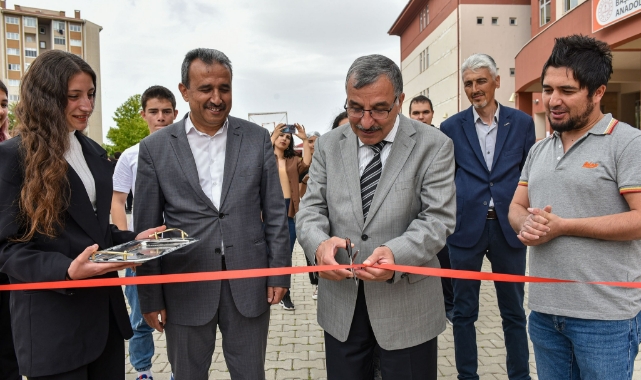 Rektör Gavgalı kermese katıldı