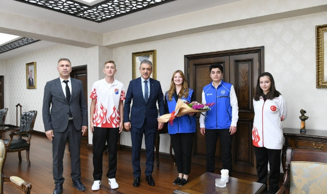 Vali Akkoyun’a gençlerden ziyaret