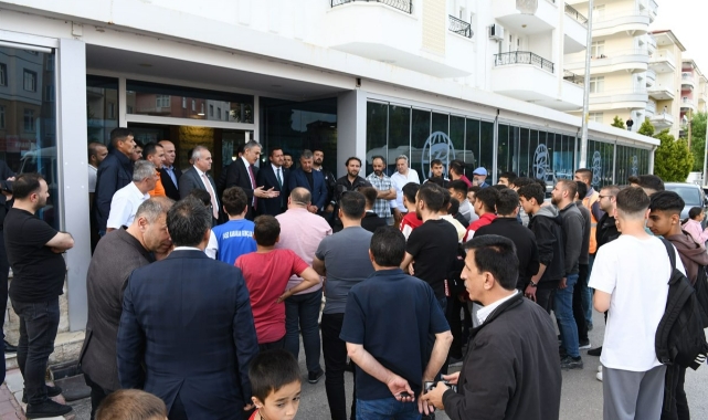 Yalnız bırakmadılar