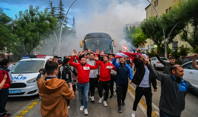 Coşkuyla Ankara'ya uğurlandılar