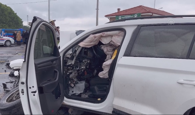 Duvara çarptığı kazada öldü