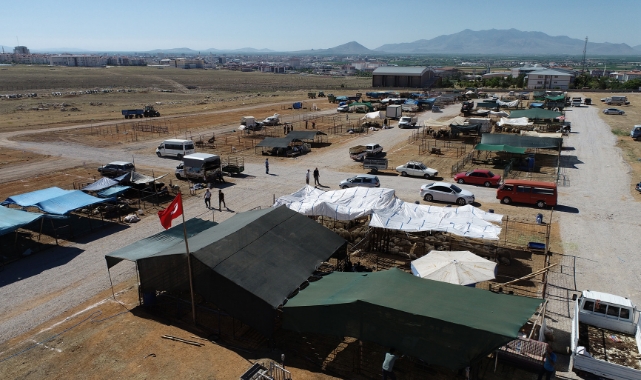 Karaman’da bayram hazırlıkları tamam