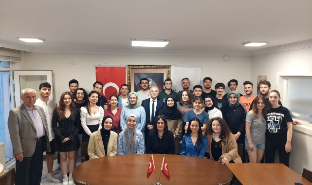 KAREV Karamanlı öğrencilerin yanında