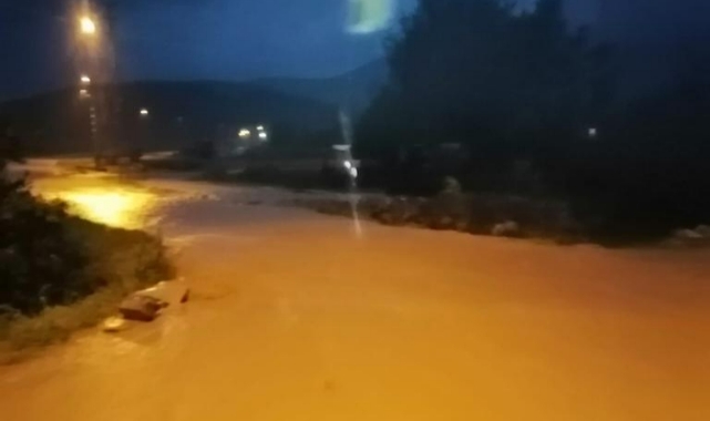 Komşuyu sel bastı!