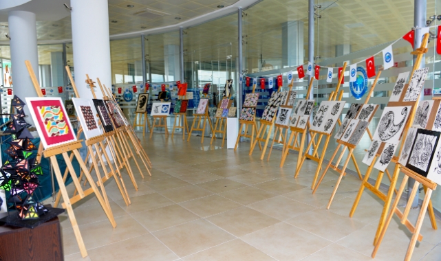 Öğrencilerden mezuniyet sergisi