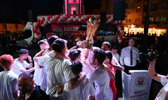 Şampiyona yakışan kutlama!