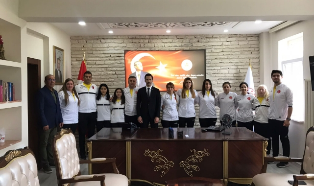 Şampiyonlardan ziyaret