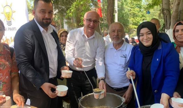 AK Parti'den aşure ikramı